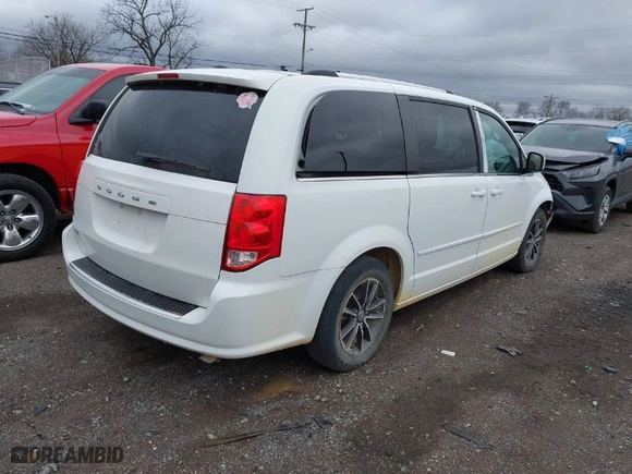 2017 Dodge Grand Caravan SXT with VIN 2C4RDGCG2HR600386, listed as a IAAI auction lot 41696013 with 196,948 mi miles. Bid and sale history available at carsss.com. Image 4.