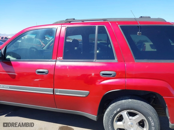 2002 Chevrolet TrailBlazer LS with VIN 1GNDT13SX22139403, listed as a IAAI auction lot 41862016 with 141,018 mi miles. Bid and sale history available at carsss.com. Image 14.