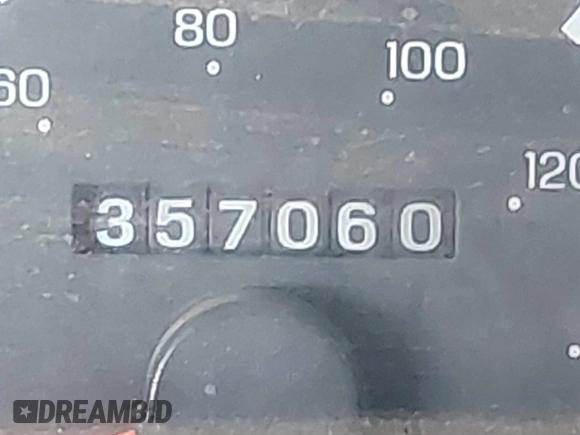 1999 Ford F-250 XL с VIN 1FTNX21F0XED29133, выставлен на аукционе IAAI как лот 41713142 с пробегом 357 060 миль миль и . История ставок и продаж доступна на DreamBid. Изображение 15.