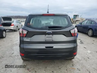 2018 Ford Escape S z VIN 1FMCU0F75JUD28557, wystawiony jako Copart lot #47191165 z przebiegiem 154 597 mil mil oraz Czysty tytuł • Clean title. Historia ofert i sprzedaży dostępna na DreamBid. Obrazek 6.