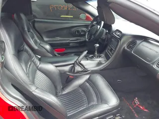 2004 Chevrolet Corvette z VIN 1G1YY32G145105168, wystawiony jako IAAI lot #42390079 z przebiegiem 44 073 mil mil oraz . Historia ofert i sprzedaży dostępna na DreamBid. Obrazek 5.