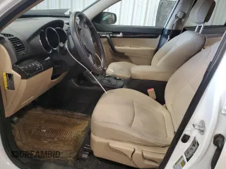 2012 Kia Sorento LX with VIN 5XYKT3A18CG233549, listed as a Copart auction lot 52532305 with 163,735 mi miles and Non Repairable. Bid and sale history available at DreamBid. Image 7.