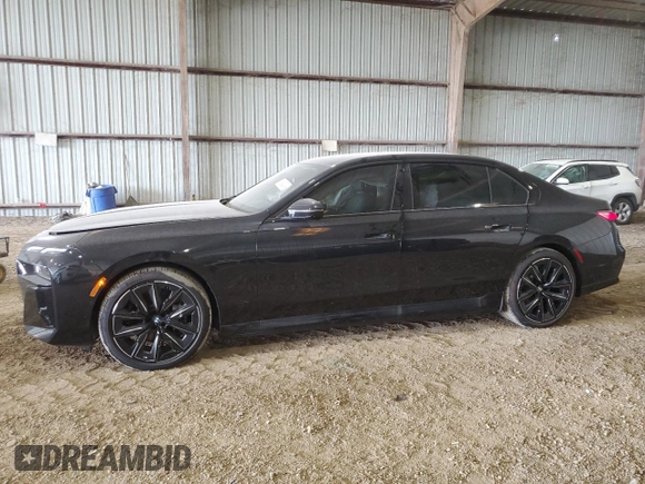 2024 BMW i7 eDrive50 z VIN WBY43EJ08RCS36524, wystawiony jako Copart lot #68248234 z przebiegiem 46 mil mil oraz Szkoda całkowita • Salvage title. Historia ofert i sprzedaży dostępna na DreamBid. Obrazek 1.