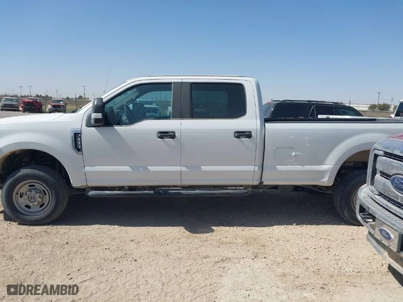 2019 Ford Super Duty F-250 SRW XL with VIN 1FT7W2B60KED26445, listed as a IAAI auction lot 41896494 with 101,098 mi miles. Bid and sale history available at carsss.com. Image 14.