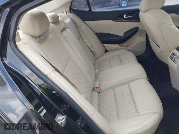 2017 Nissan Maxima SR z VIN 1N4AA6AP1HC405669, wystawiony jako IAAI lot #42157811 z przebiegiem 103 127 mil mil oraz . Historia ofert i sprzedaży dostępna na DreamBid. Obrazek 8.