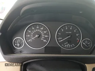 2017 BMW 3 Series 320i z VIN WBA8E1G3XHNU18555, wystawiony jako Copart lot #57665275 z przebiegiem Nie podano mil oraz Szkoda całkowita • Salvage title. Historia ofert i sprzedaży dostępna na DreamBid. Obrazek 9.