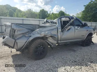 2020 Ram 2500 Laramie z VIN 3C6UR5FL2LG282784, wystawiony jako Copart lot #54198945 z przebiegiem 70 759 mil mil oraz Szkoda całkowita • Salvage title. Historia ofert i sprzedaży dostępna na DreamBid. Obrazek 3.