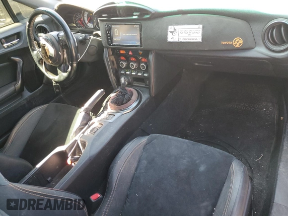 2017 Toyota 86 z VIN JF1ZNAA18H8707260, wystawiony jako Copart lot #45957555 z przebiegiem 83 480 mil mil oraz Szkoda całkowita • Salvage title. Historia ofert i sprzedaży dostępna na DreamBid. Obrazek 8.
