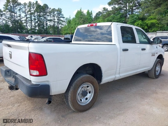 2018 Ram 2500 Tradesman with VIN 3C6UR4CJ4JG306531, listed as a IAAI auction lot 42071900 with 199,796 mi miles. Bid and sale history available at carsss.com. Image 4.