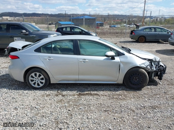 2020 Toyota Corolla LE with VIN JTDEPRAE2LJ013055, listed as a IAAI auction lot 41937419 with 9,683 mi miles. Bid and sale history available at carsss.com. Image 13.