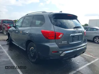 2020 Nissan Pathfinder SL z VIN 5N1DR2CM8LC612382, wystawiony jako IAAI lot #42116687 z przebiegiem 122 438 mil mil oraz . Historia ofert i sprzedaży dostępna na DreamBid. Obrazek 3.