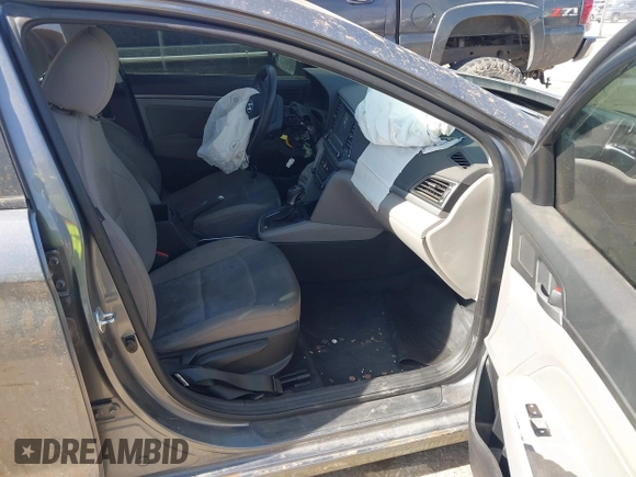 2018 Hyundai Elantra SEL with VIN 5NPD84LF5JH266622, listed as a IAAI auction lot 41468479 with 1 mi miles. Bid and sale history available at carsss.com. Image 5.