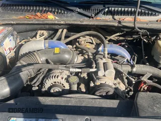 2001 Chevrolet Silverado 1500 with VIN 1GCJC39151E326082, listed as a Copart auction lot 51019515 with 253,364 mi miles and Clean Title. Bid and sale history available at DreamBid. Image 7.