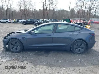 2023 Tesla Model 3 z VIN 5YJ3E1EA5PF451085, wystawiony jako IAAI lot #41941655 z przebiegiem 56 532 mil mil oraz . Historia ofert i sprzedaży dostępna na DreamBid. Obrazek 14.