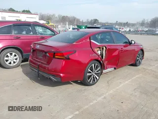 2019 Nissan Altima 2.5 SR with VIN 1N4BL4CV7KC113840, listed as a IAAI auction lot 41748943 with 82,930 mi miles. Bid and sale history available at carsss.com. Image 4.