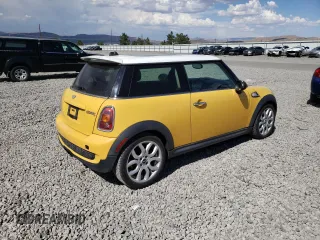 2008 MINI Hardtop S z VIN WMWMF735X8TV34162, wystawiony jako Copart lot #66290635 z przebiegiem 107 980 mil mil oraz Czysty tytuł • Clean title. Historia ofert i sprzedaży dostępna na DreamBid. Obrazek 3.