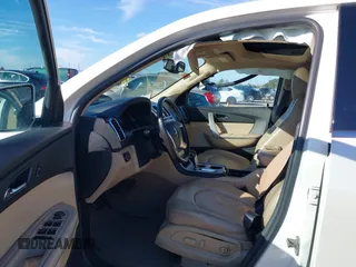 2010 GMC Acadia SLT1 with VIN 1GKLVMED0AJ167282, listed as a IAAI auction lot 41227299 with 121,293 mi miles. Bid and sale history available at carsss.com. Image 5.