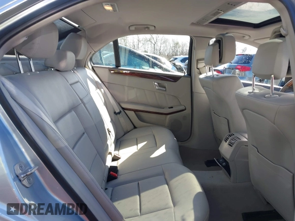 2013 Mercedes-Benz E-Class E 350 Luxury with VIN WDDHF8JB5DA673534, listed as a IAAI auction lot 41699534 with 120,173 mi miles. Bid and sale history available at carsss.com. Image 8.