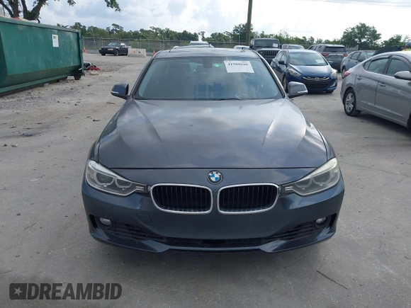 2015 BMW 3 Series 328i с VIN WBA3A5G55FNS85005, выставлен на аукционе IAAI как лот 41980680 с пробегом 136 517 миль миль и . История ставок и продаж доступна на DreamBid. Изображение 12.