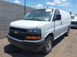 2021 Chevrolet Express Cargo z VIN 1GCWGAFP1M1235250, wystawiony jako IAAI lot #42678056 z przebiegiem 46 536 mil mil oraz . Historia ofert i sprzedaży dostępna na DreamBid. Obrazek 17.