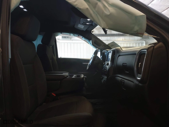 2019 Chevrolet Silverado 1500 LT with VIN 1GCRYDED7KZ300975, listed as a IAAI auction lot 41608865 with 157,912 mi miles. Bid and sale history available at carsss.com. Image 5.