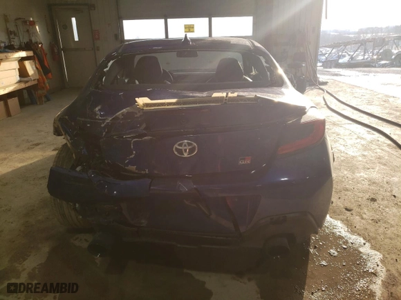 2023 Toyota GR86 Premium with VIN JF1ZNBE10P9761127, listed as a Copart auction lot 42639055 with 28,013 mi miles and Salvage Title. Bid and sale history available at carsss.com. Image 6.