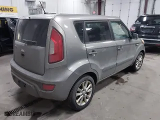 2013 Kia Soul with VIN KNDJT2A56D7566582, listed as a IAAI auction lot 41633985 with 103,396 mi miles. Bid and sale history available at carsss.com. Image 4.