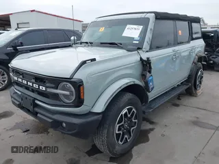 2023 Ford Bronco with VIN 1FMDE5BH1PLB06304, listed as a IAAI auction lot 41257033 with 30,837 mi miles. Bid and sale history available at carsss.com. Image 6.