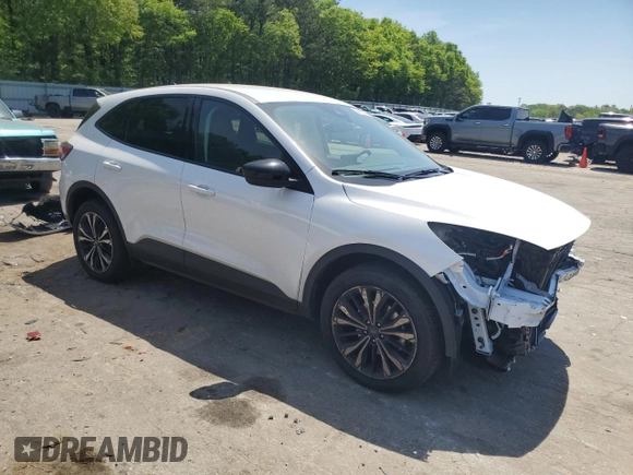 2022 Ford Escape SE z VIN 1FMCU0G60NUC04269, wystawiony jako Copart lot #53483375 z przebiegiem 7 727 mil mil oraz Szkoda całkowita • Salvage title. Historia ofert i sprzedaży dostępna na DreamBid. Obrazek 4.