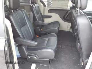 2014 Chrysler Town & Country Touring-L with VIN 2C4RC1CG6ER176156, listed as a IAAI auction lot 42008100 with 139,519 mi miles. Bid and sale history available at carsss.com. Image 8.