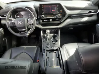 2022 Toyota Highlander XSE with VIN 5TDLZRBH1NS187893, listed as a Copart auction lot 49720015 with 28,832 mi miles and Salvage title. Bid and sale history available at DreamBid. Image 8.
