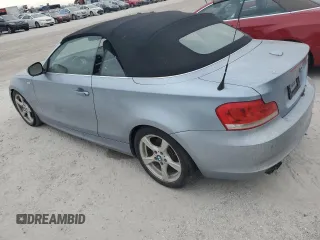 2013 BMW 1 Series 128i z VIN WBAUN1C55DVR01192, wystawiony jako Copart lot #73864424 z przebiegiem Nie podano mil oraz Nie do naprawy • Non repairable. Historia ofert i sprzedaży dostępna na DreamBid. Obrazek 2.
