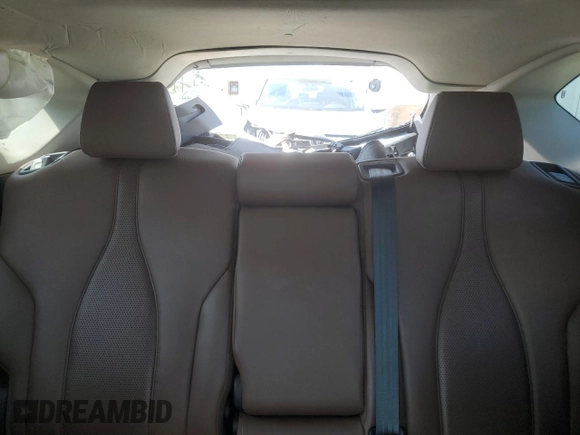 2019 Acura RDX Technology с VIN 5J8TC2H57KL015064, выставлен на аукционе Copart как лот 54500695 с пробегом Не указан миль и Списание • Salvage title. История ставок и продаж доступна на DreamBid. Изображение 10.