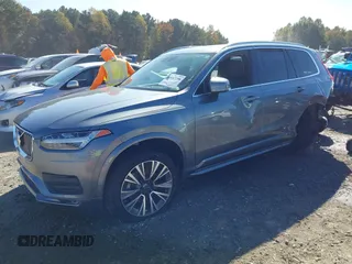 2020 Volvo XC90 Momentum z VIN YV4A22PK7L1564953, wystawiony jako IAAI lot #40647298 z przebiegiem 58 641 mil mil oraz . Historia ofert i sprzedaży dostępna na DreamBid. Obrazek 2.