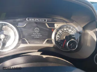 2019 Ram 2500 Big Horn with VIN 3C6UR5DJ2KG696924, listed as a IAAI auction lot 41644092 with 120,705 mi miles. Bid and sale history available at carsss.com. Image 7.