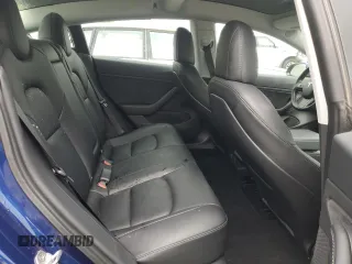 2021 Tesla Model 3 Long Range z VIN 5YJ3E1EB3MF924468, wystawiony jako Copart lot #55046745 z przebiegiem 29 446 mil mil oraz Szkoda całkowita • Salvage title. Historia ofert i sprzedaży dostępna na DreamBid. Obrazek 10.