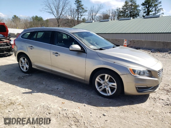 2015 Volvo V60 T5 Drive-E Premier z VIN YV140MEK7F1260797, wystawiony jako Copart lot #50122405 z przebiegiem 179 471 mil mil oraz Czysty tytuł • Clean title. Historia ofert i sprzedaży dostępna na DreamBid. Obrazek 4.
