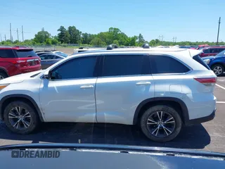 2016 Toyota Highlander XLE z VIN 5TDKKRFHXGS132954, wystawiony jako IAAI lot #42288224 z przebiegiem 153 448 mil mil oraz . Historia ofert i sprzedaży dostępna na DreamBid. Obrazek 14.