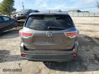 2015 Toyota Highlander LE with VIN 5TDBKRFH2FS092187, listed as a Copart auction lot 86726474 with 191,598 mi miles and Non Repairable. Bid and sale history available at carsss.com. Image 6.