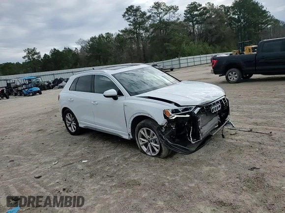 2024 Audi Q3 S line Premium z VIN WA1DECF34R1170613, wystawiony jako Copart lot #41694995 z przebiegiem 8 994 mil mil oraz Szkoda całkowita • Salvage title. Historia ofert i sprzedaży dostępna na DreamBid. Obrazek 11.