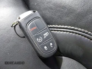 2018 Jeep Cherokee Limited with VIN 1C4PJMDB5JD562002, listed as a IAAI auction lot 41806090 with 116,706 mi miles. Bid and sale history available at carsss.com. Image 11.