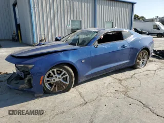 2021 Chevrolet Camaro 1LS z VIN 1G1FB1RX1M0102061, wystawiony jako Copart lot #52567405 z przebiegiem 54 429 mil mil oraz Szkoda całkowita • Salvage title. Historia ofert i sprzedaży dostępna na DreamBid. Obrazek 1.