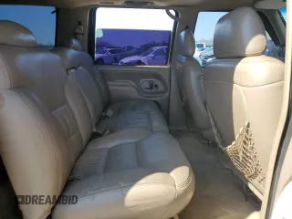 1997 Chevrolet Suburban with VIN 1GNEC16R6VJ375912, listed as a Copart auction lot 46957475 with 252,367 mi miles and Salvage Title. Bid and sale history available at carsss.com. Image 12.