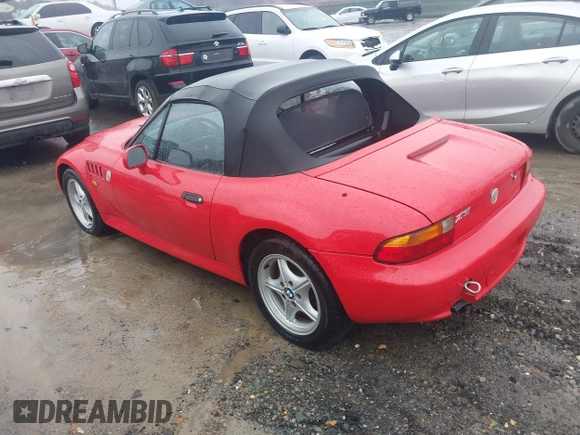 1996 BMW 3 Series Z3 1.9 z VIN 4USCH7323TLB69098, wystawiony jako IAAI lot #41557656 z przebiegiem 67 858 mil mil oraz . Historia ofert i sprzedaży dostępna na DreamBid. Obrazek 3.