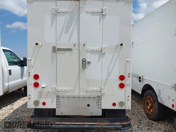 2015 Ford F-250 XL с VIN 1FDBF2B60FED21726, выставлен на аукционе IAAI как лот 42459683 с пробегом 355 935 миль миль и . История ставок и продаж доступна на DreamBid. Изображение 15.