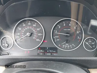 2013 BMW 3 Series 335i xDrive с VIN WBA3B9C58DF587907, выставлен на аукционе IAAI как лот 42047184 с пробегом 114 690 миль миль и . История ставок и продаж доступна на DreamBid. Изображение 7.