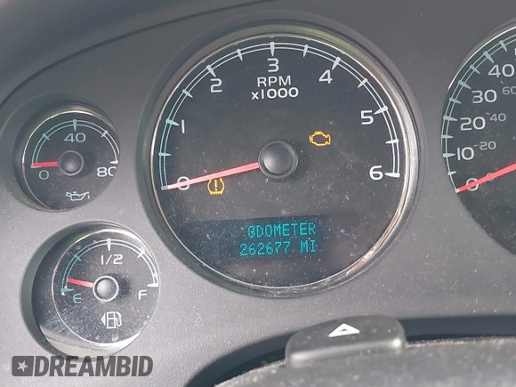 2008 Chevrolet Suburban Commercial with VIN 3GNGK26K98G207580, listed as a IAAI auction lot 41652697 with 262,677 mi miles. Bid and sale history available at carsss.com. Image 15.