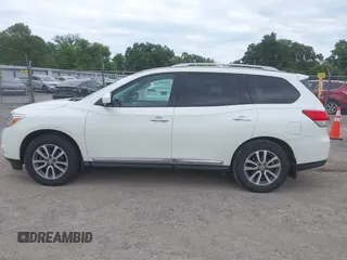 2015 Nissan Pathfinder Platinum with VIN 5N1AR2MM5FC667264, listed as a IAAI auction lot 42684869 with 173,749 mi miles and . Bid and sale history available at DreamBid. Image 14.