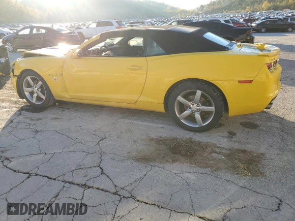 2013 Chevrolet Camaro LT z VIN 2G1FB3D38D9217987, wystawiony jako Copart lot #76570004 z przebiegiem 108 781 mil mil oraz Szkoda całkowita • Salvage title. Historia ofert i sprzedaży dostępna na DreamBid. Obrazek 2.