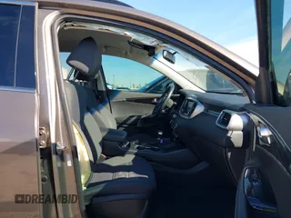 2019 Kia Sorento LX V6 with VIN 5XYPG4A56KG600188, listed as a IAAI auction lot 41347390 with 79,098 mi miles. Bid and sale history available at carsss.com. Image 5.